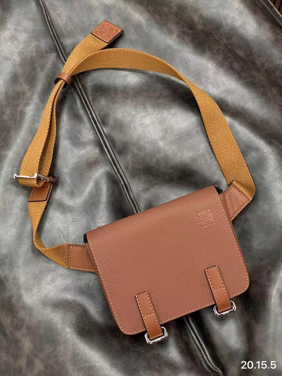 Túi xách nam Loewe Siêu Cấp TXNSC1244 46036fefb47948271168 510x680 - Túi xách nam Loewe Siêu Cấp TXNSC1244