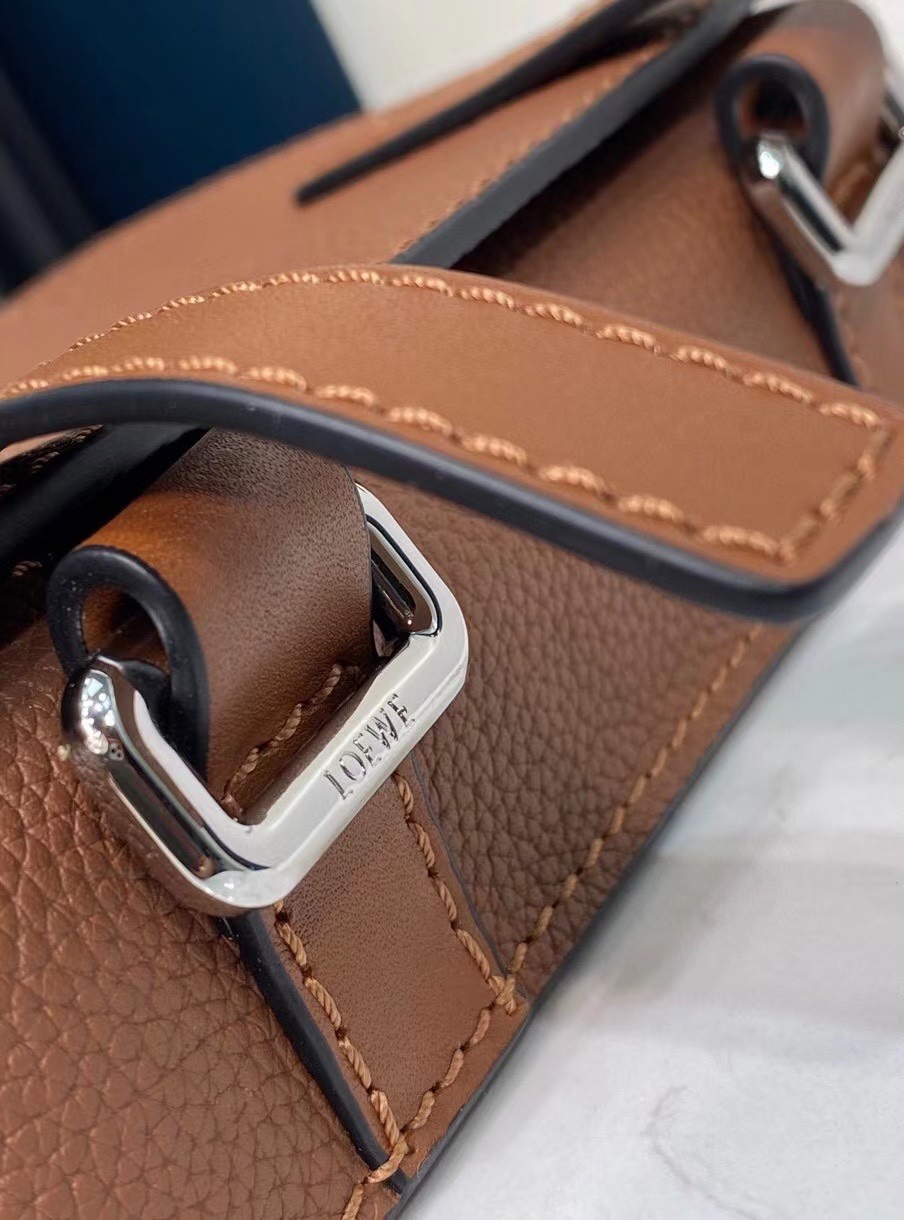 Túi xách nam Loewe Siêu Cấp TXNSC1244 b7cf9b2040b6bce8e5a7 510x688 - Túi xách nam Loewe Siêu Cấp TXNSC1244