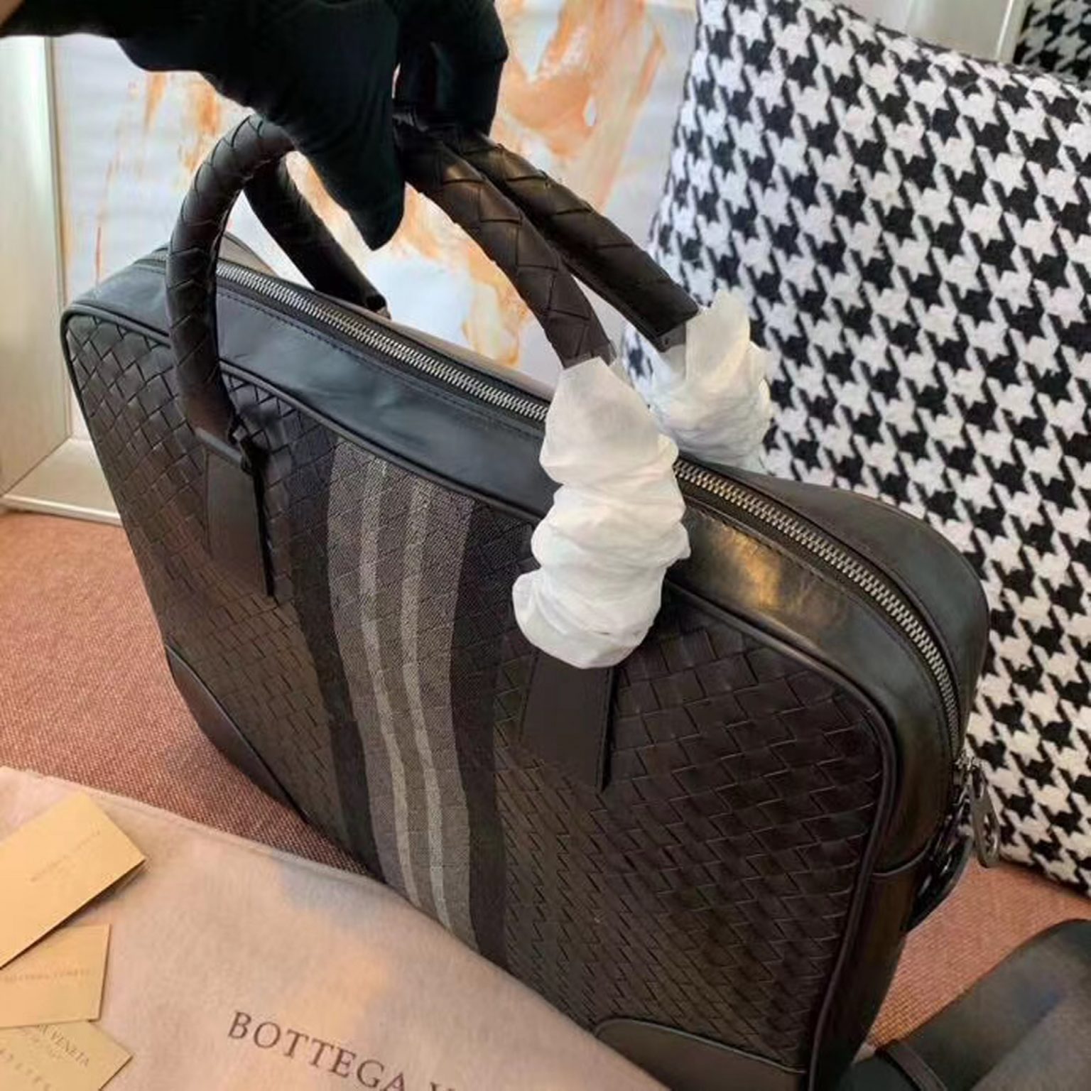 cc7a5740c813374d6e02 1536x1536 - Túi xách nam Bottega Veneta Siêu Cấp TXNSC1290
