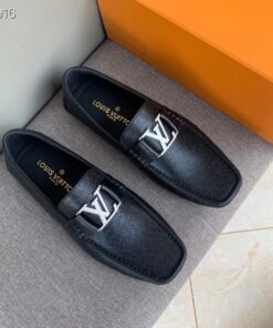 Giày nam Louis Vuitton Siêu Cấp MSLV1322 68cd9ab790cc6f9236dd 247x296 - Giày nam Louis Vuitton Siêu Cấp MSLV1322