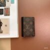 z2093867274583 db0cc48c88073e0fa74380ea2f6ee124 100x100 - Ví nam Louis Vuitton Siêu Cấp VNSC1326
