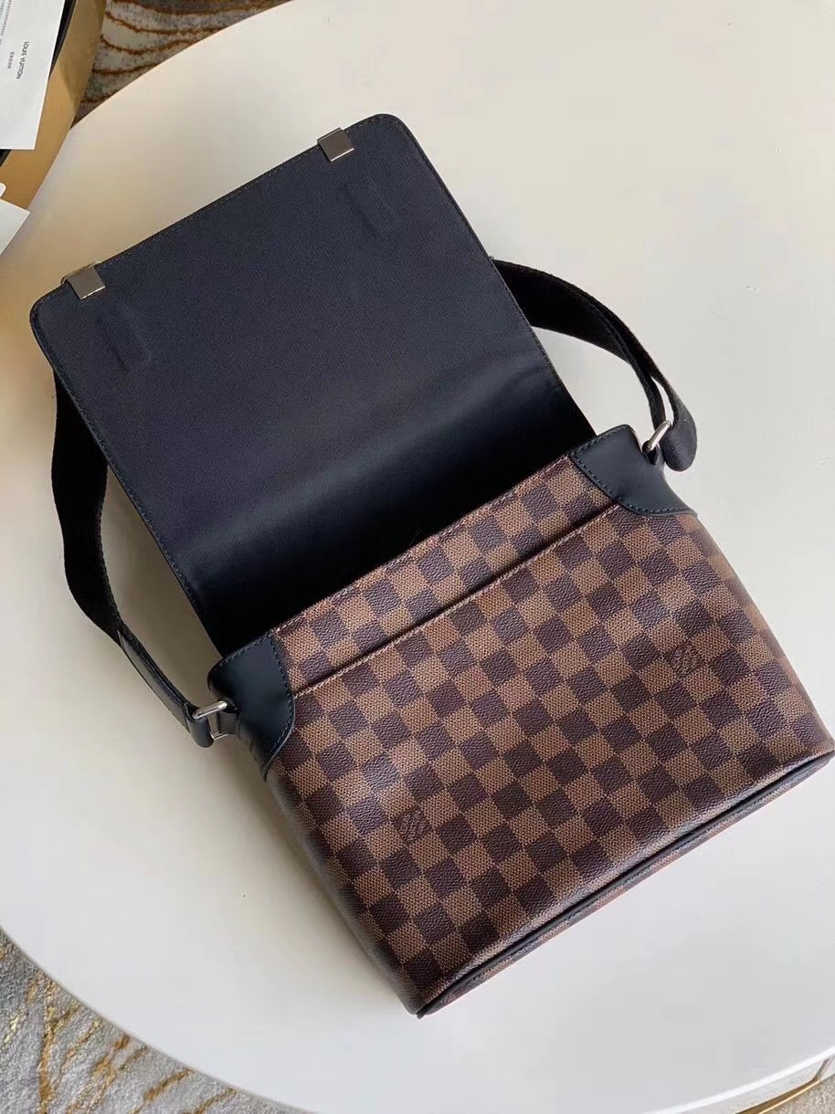 Túi xách nam Louis Vuitton Siêu cấp TXNSC1381 z2126966741526 ff696ec05b38045b0e88f1be71c151a7 510x681 - Túi xách nam Louis Vuitton Siêu cấp TXNSC1381