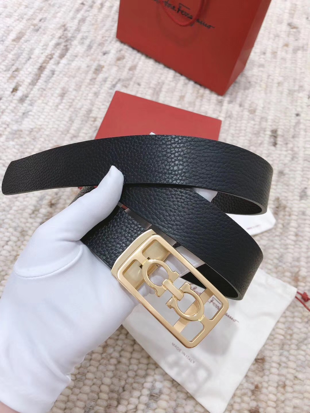 Thắt lưng nam Salvatore Ferragamo Siêu Cấp TLNSC1384 z2130357379686 6f901081d7edb692e2e477aca8f79b6d 510x680 - Thắt lưng nam Salvatore Ferragamo Siêu Cấp TLNSC1384