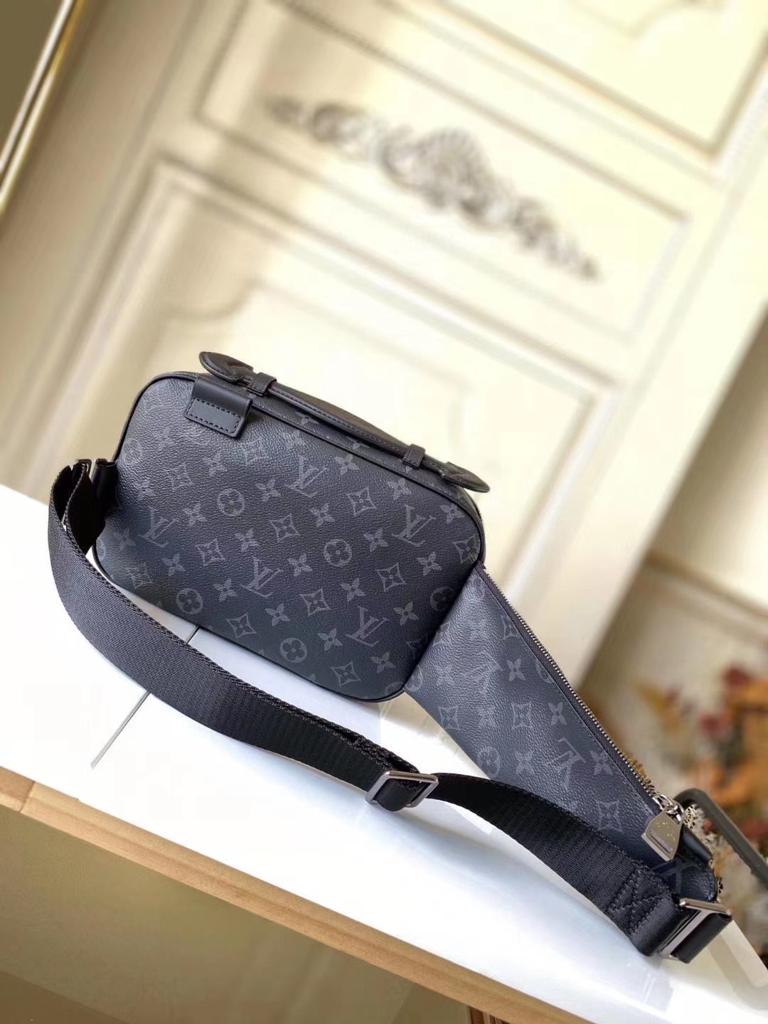 Túi xách nam Louis Vuitton Siêu cấp TXNSC1388 z2132855565605 78442ede9122cc7d8349183aa0d23d5e 510x680 - Túi xách nam Louis Vuitton Siêu cấp TXNSC1388