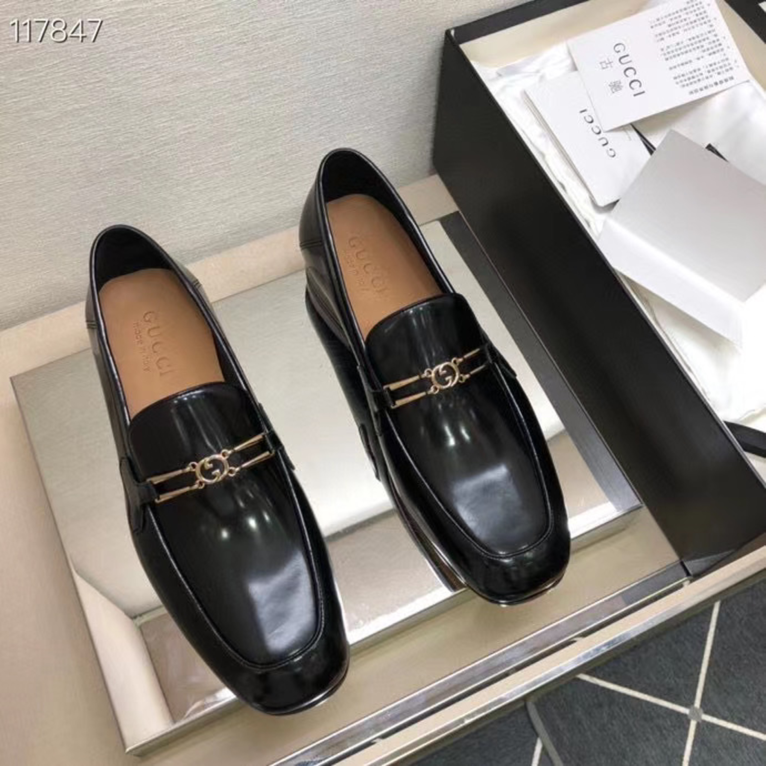 Giày nam Gucci siêu cấp MSSC1404 z2156477302416 df4218e0e8ed72e42d2d9ff7bb0a42dc 510x510 - Giày nam Gucci siêu cấp MSSC1404