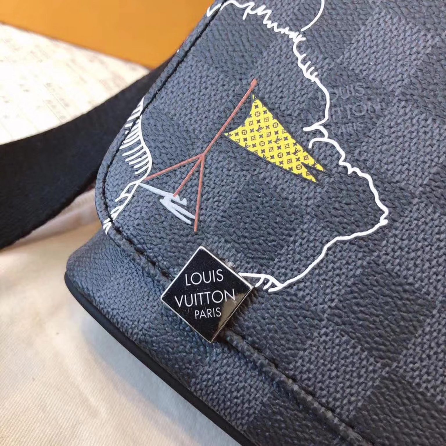 z2160505471875 732f5083e8bf4ff14738fc00848a425c 1536x1536 - Túi xách nam Louis Vuitton Siêu cấp TXNSC1416