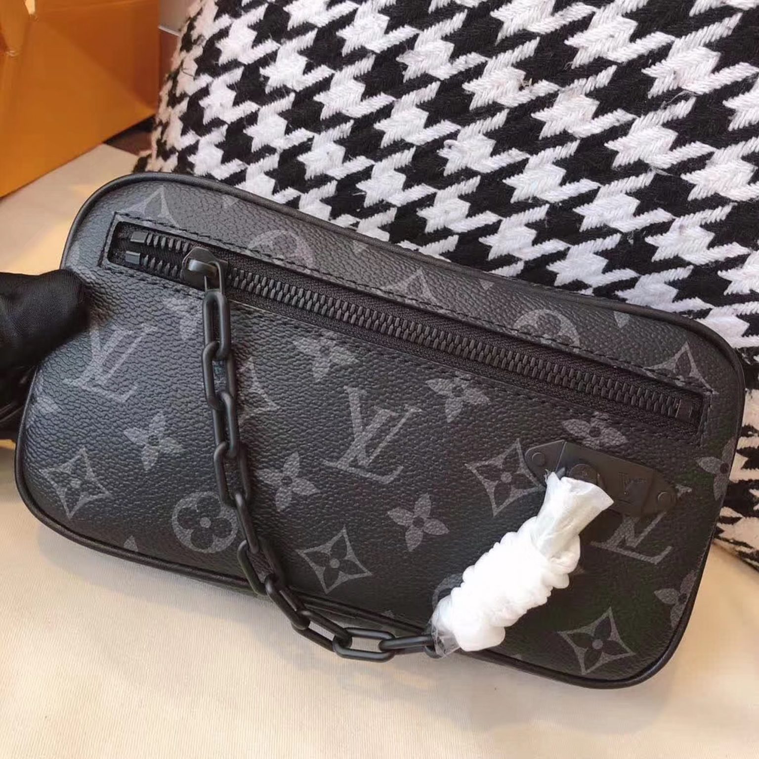 z2160505986283 2cd57026152148bc39a32c9c65be6698 1536x1536 - Ví nam Louis Vuitton Siêu cấp VNSC1417