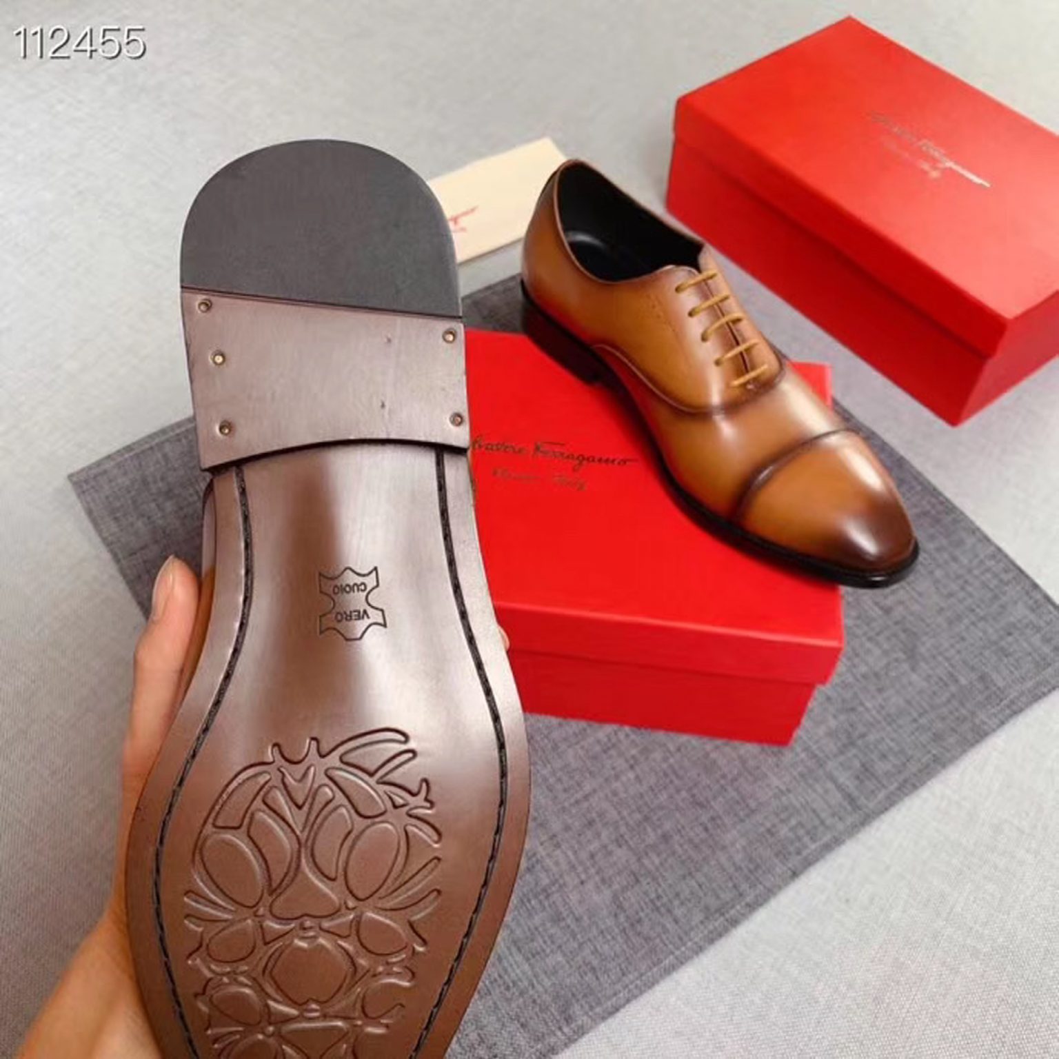 z2161687153890 445c024d85243ec54044d176d5132bd3 1536x1536 - Giày nam Salvatore Ferragamo siêu cấp MSSC1422