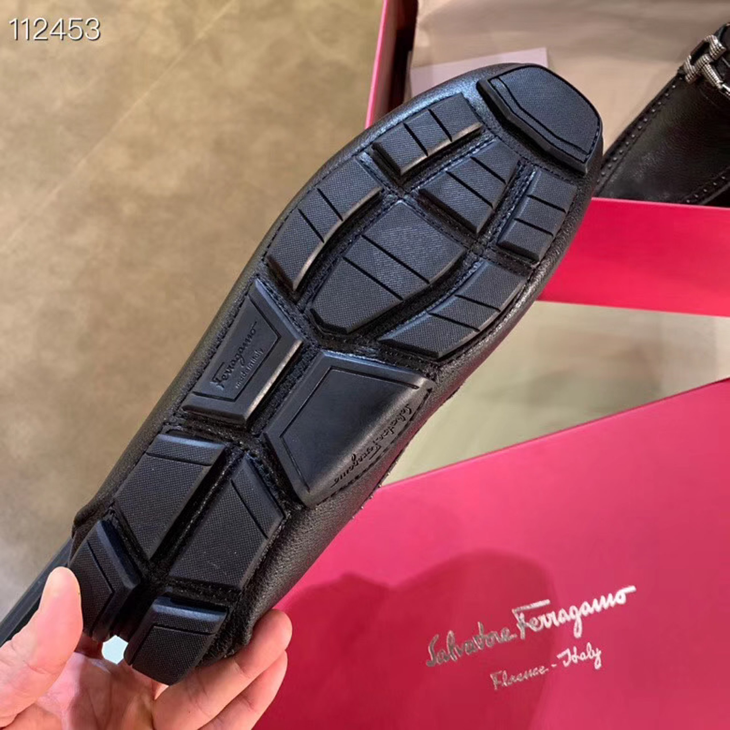 Giày nam Salvatore Ferragamo siêu cấp MSSC1423 z2161688129987 8e669b09fb93111dfa9cbdadf400a57c 510x510 - Giày nam Salvatore Ferragamo siêu cấp MSSC1423