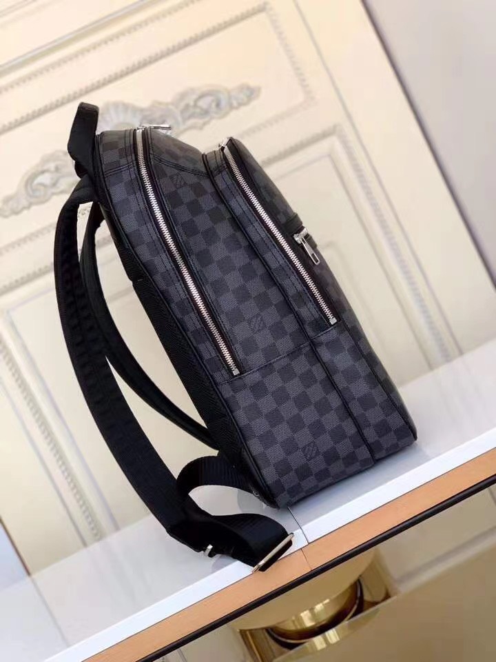 Túi xách nam Louis Vuitton siêu cấp MSSC1442 z2176839574369 50075abce61e9245adc6a15903b93701 510x680 - Túi xách nam Louis Vuitton siêu cấp MSSC1442