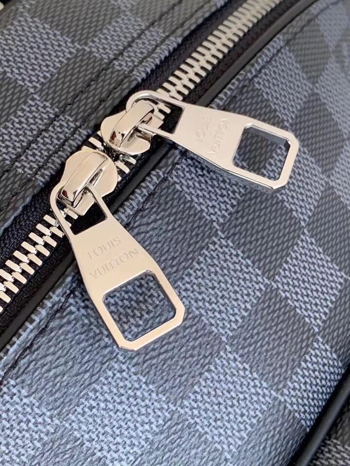 Túi xách nam Louis Vuitton siêu cấp MSSC1442 z2176839574625 2f6f4b015c0de4ea900a5505528ad189 510x680 - Túi xách nam Louis Vuitton siêu cấp MSSC1442