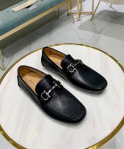 Giày nam Gucci siêu cấp MSSC1466 z2188704231251 293fefd6f5b4d7e2aacabcbe7a0bfd36 247x296 - Giày nam Gucci siêu cấp MSSC1466