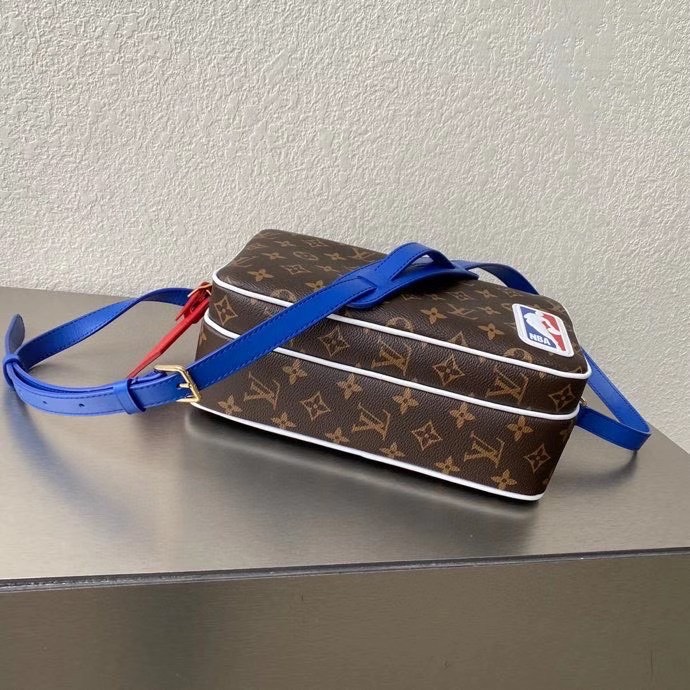Túi xách nam Louis Vuitton siêu cấp TXSC1534 z2246904197708 143f525f2028afa00cdbb409329ba11e 510x510 - Túi xách nam Louis Vuitton siêu cấp TXSC1534