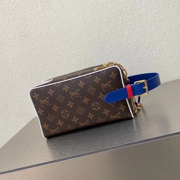 Túi xách nam Louis Vuitton siêu cấp TXSC1536 z2246904441237 8332a8fe442ff037806f90a479a5dd11 510x510 - Túi xách nam Louis Vuitton siêu cấp TXSC1536