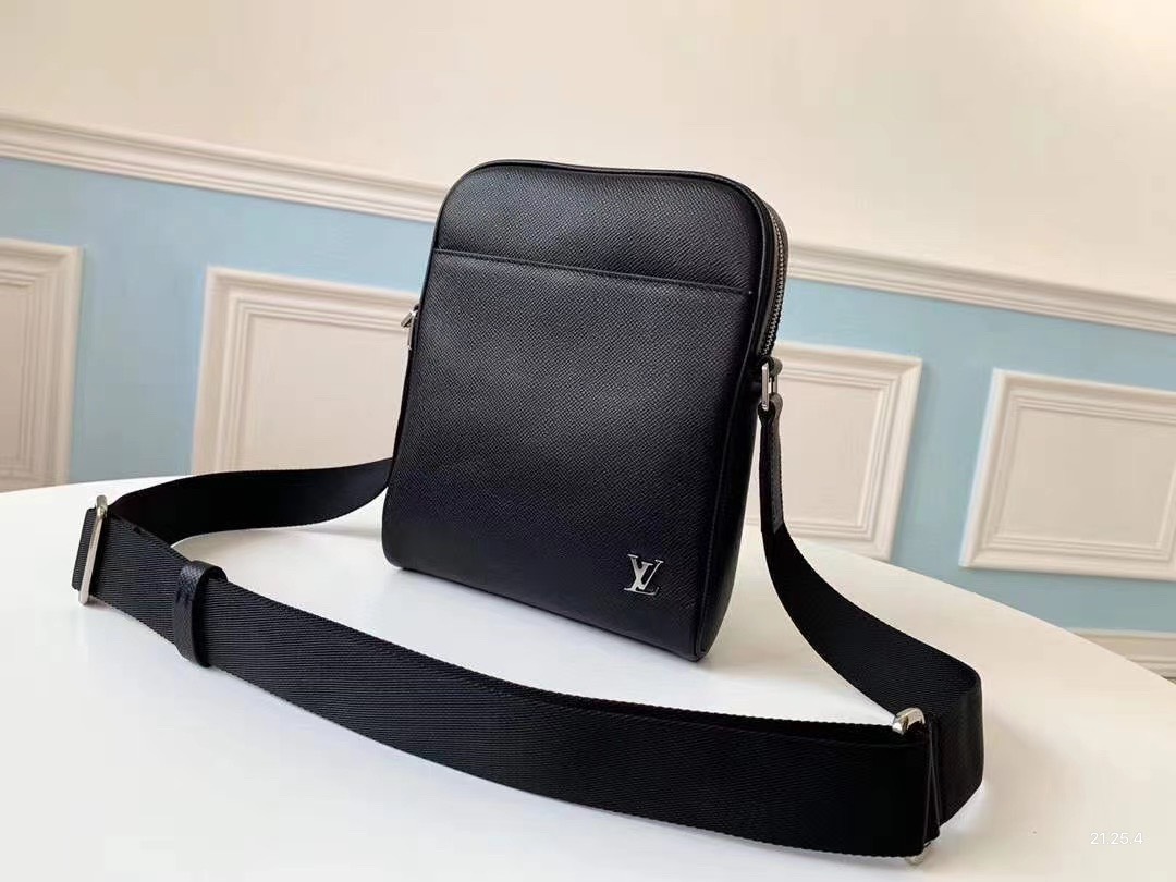 Túi xách nam Louis Vuitton siêu cấp TXSC1548 z2254064798069 2db818d13d0391fb1be0e604074c2da2 510x383 - Túi xách nam Louis Vuitton siêu cấp TXSC1548