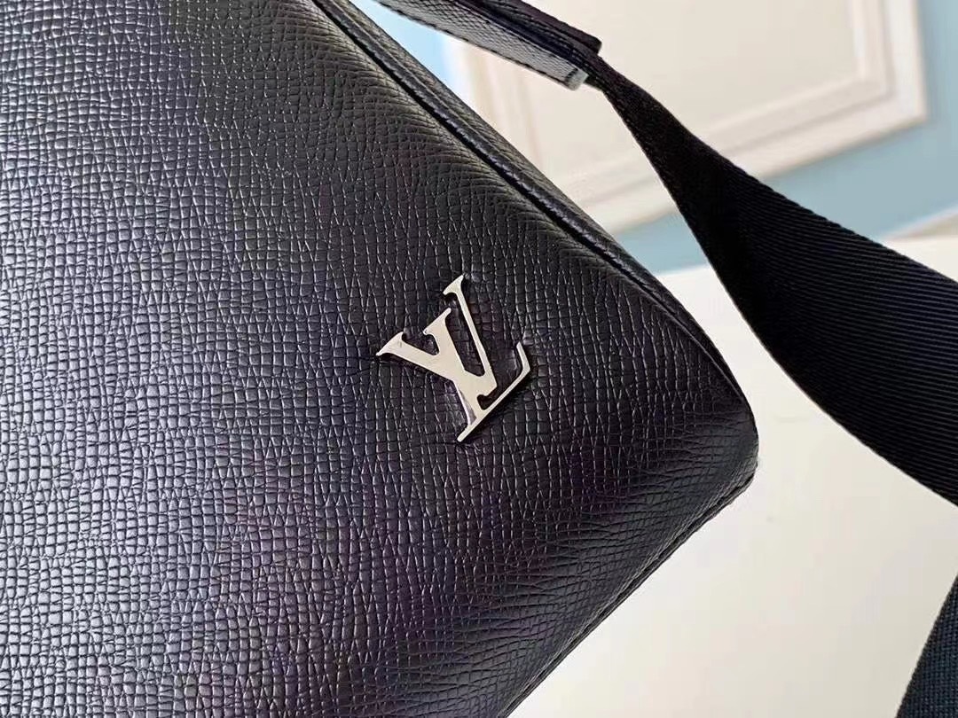 Túi xách nam Louis Vuitton siêu cấp TXSC1548 z2254064808234 bf4f1ffd44771b299a4301ad6f1e803c 510x383 - Túi xách nam Louis Vuitton siêu cấp TXSC1548
