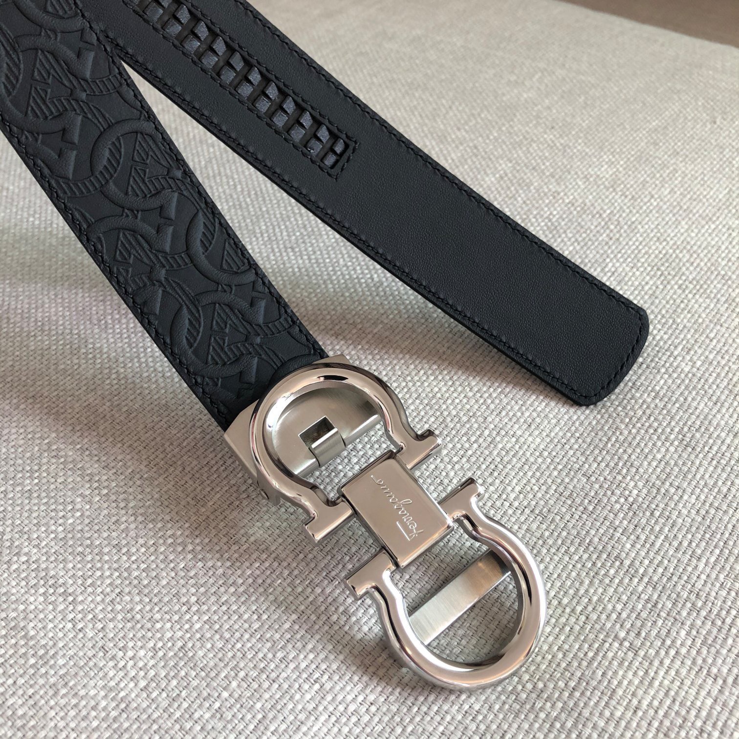 Thắt lưng nam Salvatore Ferragamo siêu cấp TLSC1555 z2263139355767 4cd684921e8a073ee52ca02bb992bd76 510x510 - Thắt lưng nam Salvatore Ferragamo siêu cấp TLSC1555