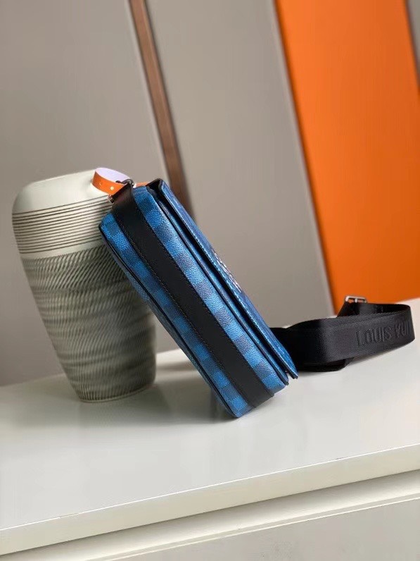 Túi xách nam Louis Vuitton siêu cấp TXSC1571 z2279950176587 42e7e06c8e1b483c0471b9c304214595 510x680 - Túi xách nam Louis Vuitton siêu cấp TXSC1571