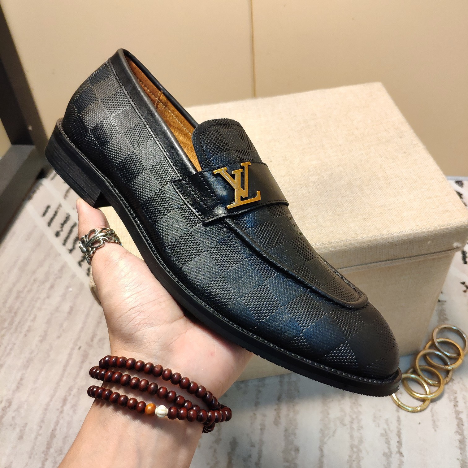 Giày nam Louis Vuitton siêu cấp GNSC1614 z2369201493102 0d99b95ce5f7a234279271ab409d4a23 510x510 - Giày nam Louis Vuitton siêu cấp GNSC1614
