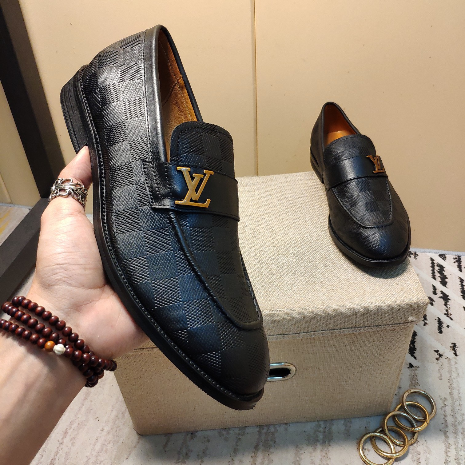 Giày nam Louis Vuitton siêu cấp GNSC1614 z2369201498460 8486e9623787ea56272441ebb6d6c7ca 510x510 - Giày nam Louis Vuitton siêu cấp GNSC1614