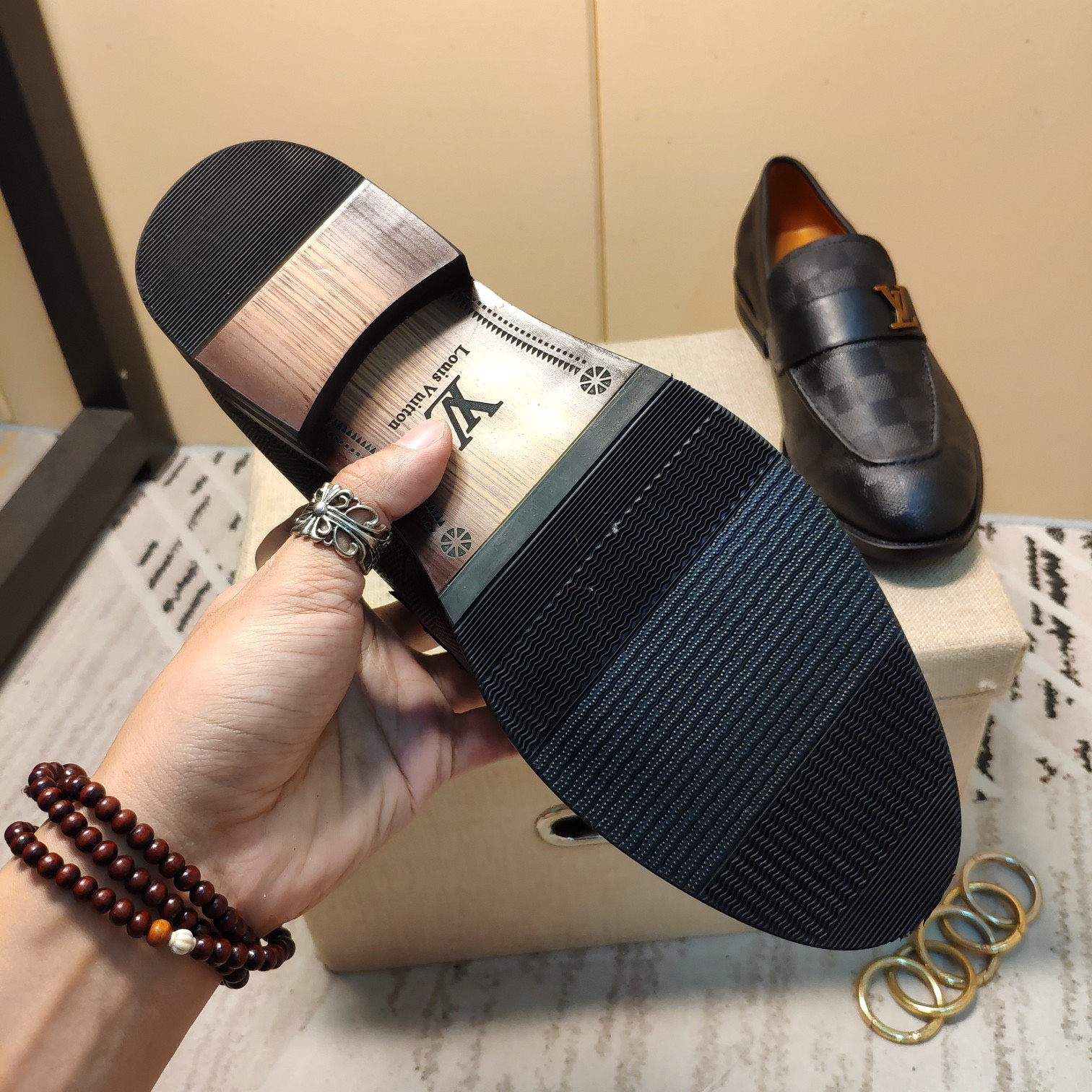 Giày nam Louis Vuitton siêu cấp GNSC1614 z2369201513421 1042c75144e542b935c1120ce71e7099 510x510 - Giày nam Louis Vuitton siêu cấp GNSC1614