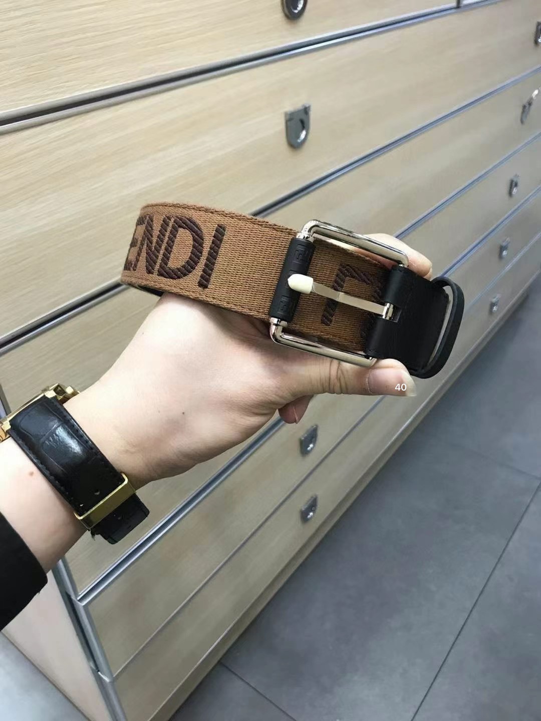 Thắt lưng nam FenDi siêu cấp TLNSC1622 z2372984274771 4bb4bac887435fbdbf9853aeb95b5bf6 510x680 - Thắt lưng nam FenDi siêu cấp TLNSC1622