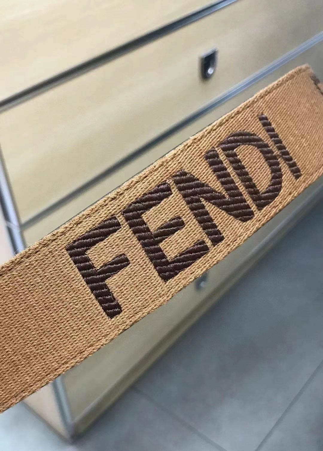 Thắt lưng nam FenDi siêu cấp TLNSC1622 z2372984290930 f0b7e9c80f28ca4404821436b3b5f446 510x712 - Thắt lưng nam FenDi siêu cấp TLNSC1622