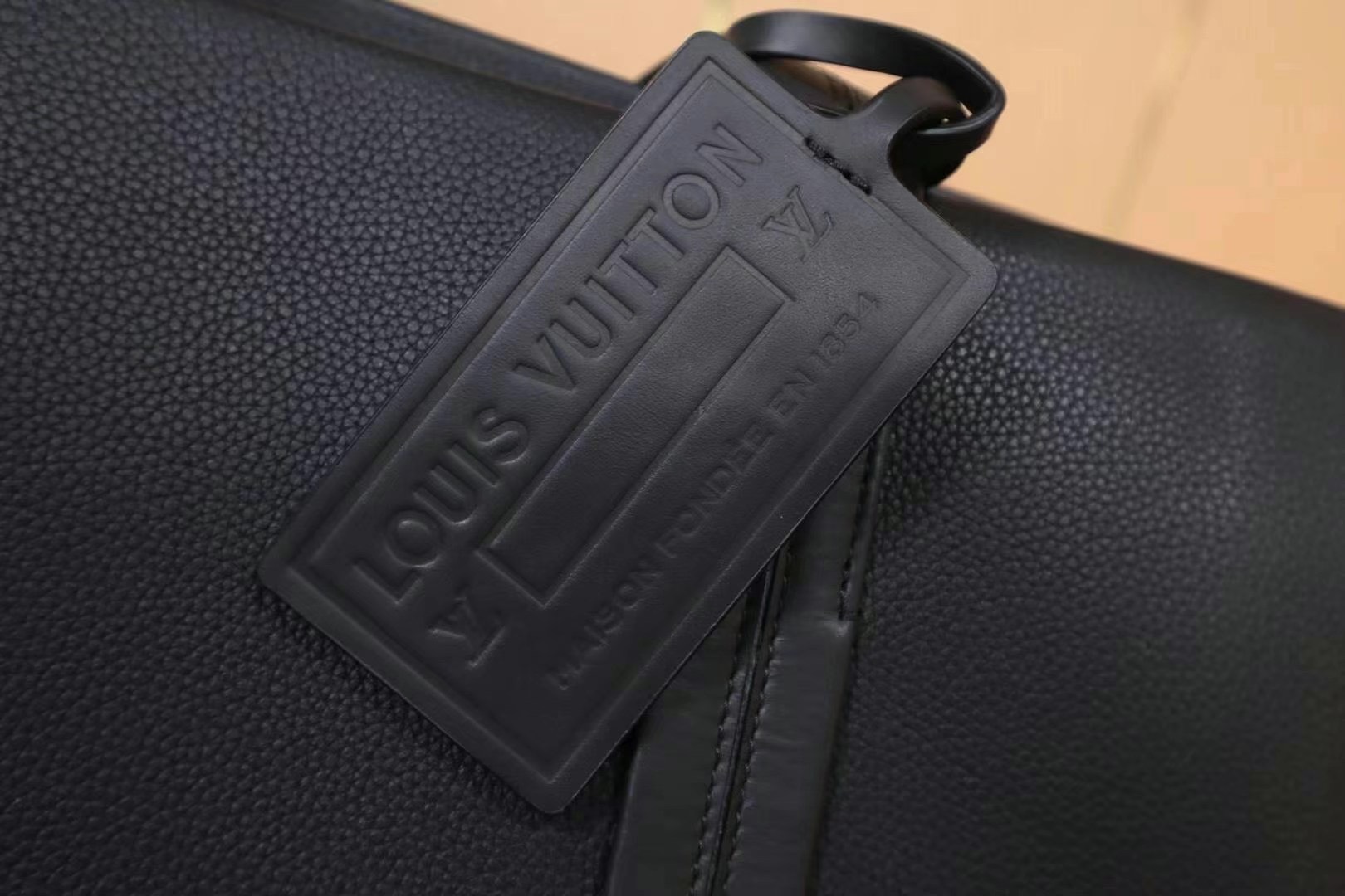 Túi xách nam Louis Vuitton siêu cấp TXSC1647 z2406348891767 61d4282a64885c1e45a1333bfd903704 510x340 - Túi xách nam Louis Vuitton siêu cấp TXSC1647