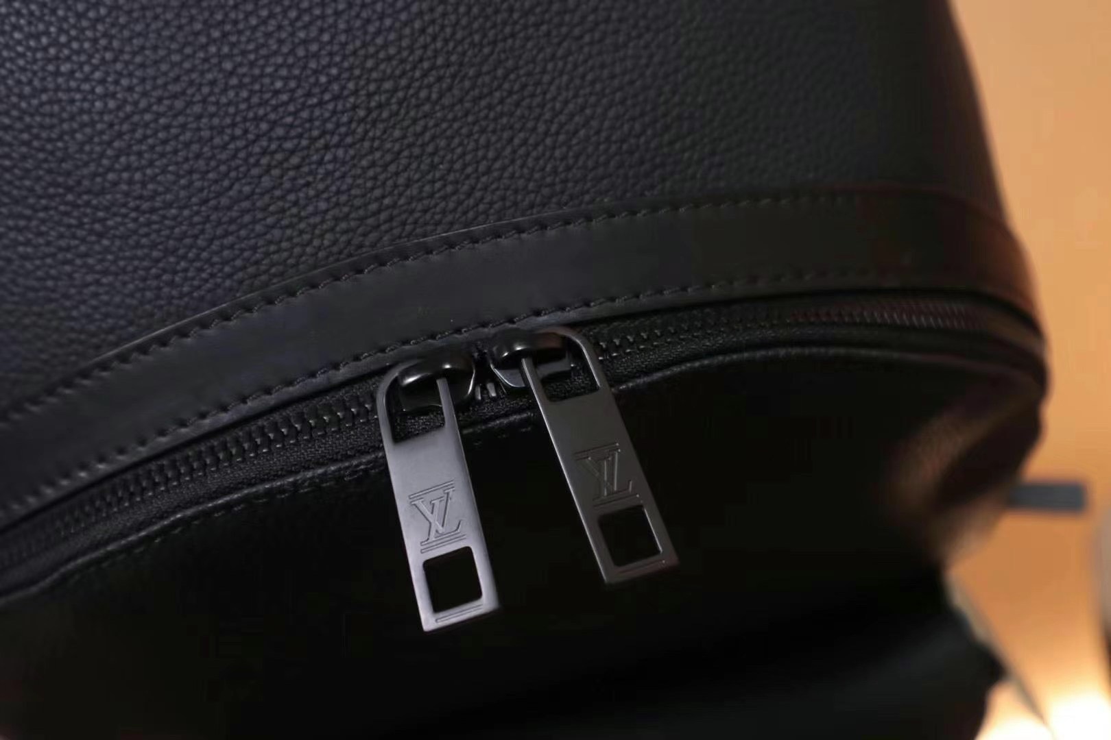 Túi xách nam Louis Vuitton siêu cấp TXSC1646 z2406348948054 1f3f862b48740457ee67970bf6ce05e5 510x340 - Túi xách nam Louis Vuitton siêu cấp TXSC1646