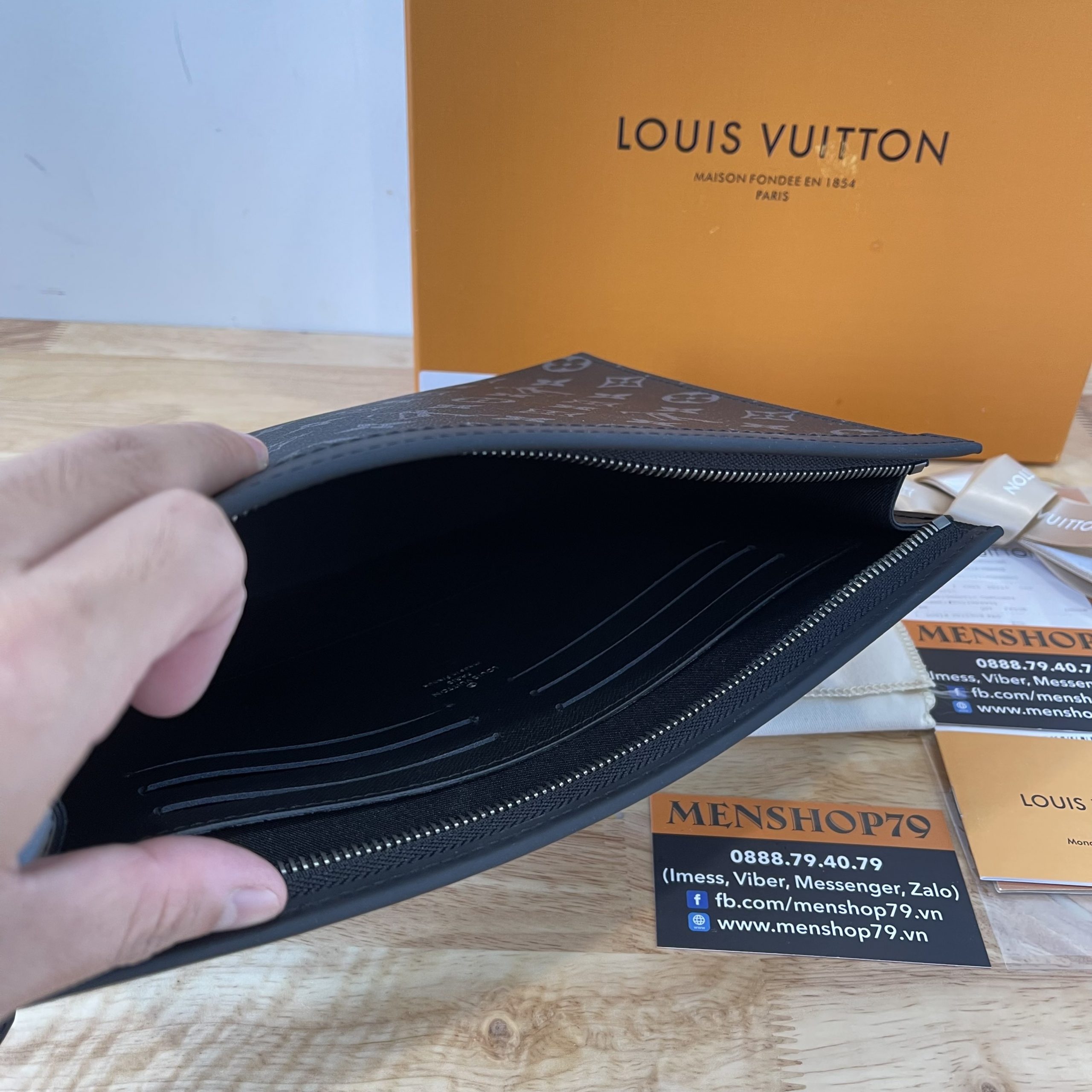 Túi xách nam Louis Vuitton siêu cấp TXSC1736 z2578375756859 8bd86525d78057784f56cbf293ac923f scaled 510x510 - Túi xách nam Louis Vuitton siêu cấp TXSC1736
