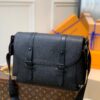 z2646886026263 0f8f91ec33bd0614e60e36eb676ff152 1 100x100 - Túi xách nam Louis Vuitton siêu cấp TXSC1758
