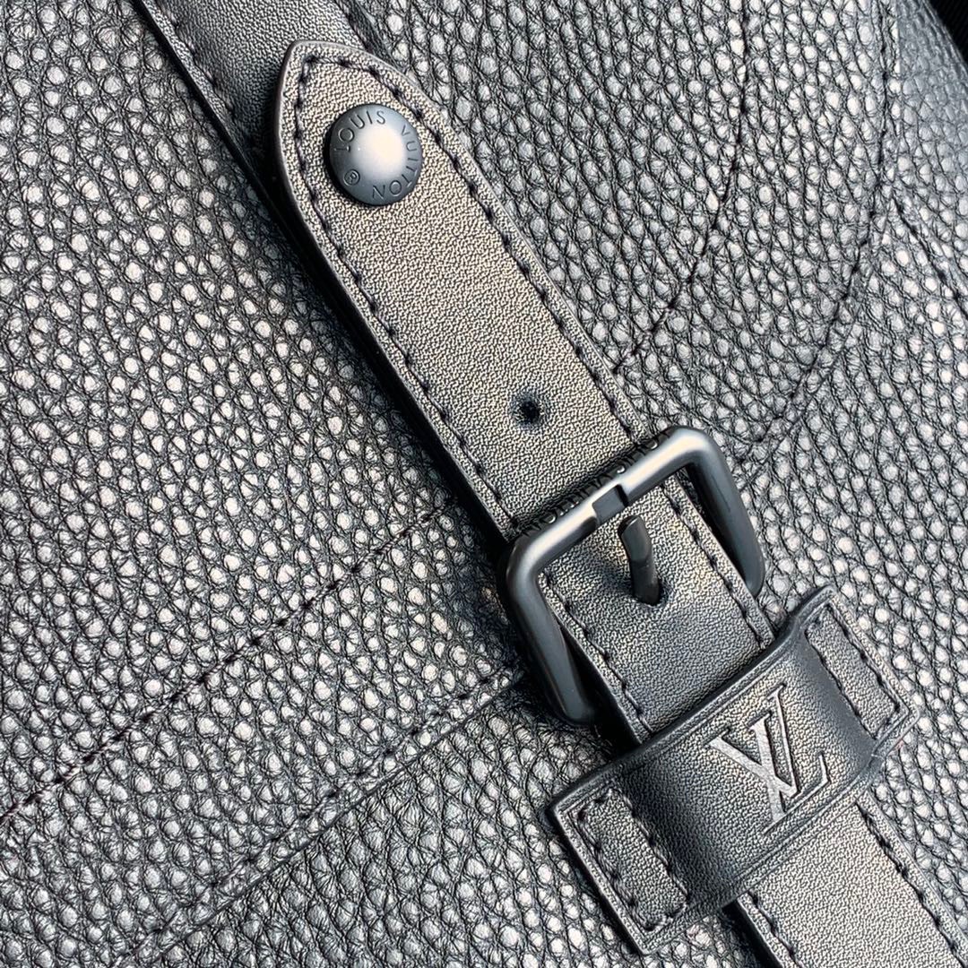 Túi xách nam Louis Vuitton siêu cấp TXSC1757 z2646886042300 7df96635f5cb2564ac84d5a0c790f9fe 1 510x510 - Túi xách nam Louis Vuitton siêu cấp TXSC1757