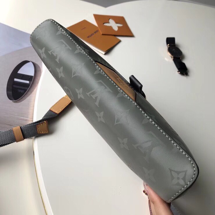 Túi xách nam Louis Vuitton siêu cấp TXSC1759 z2659934216081 d920c2cdfe7329f6302602cd5a84dcaa 510x510 - Túi xách nam Louis Vuitton siêu cấp TXSC1759