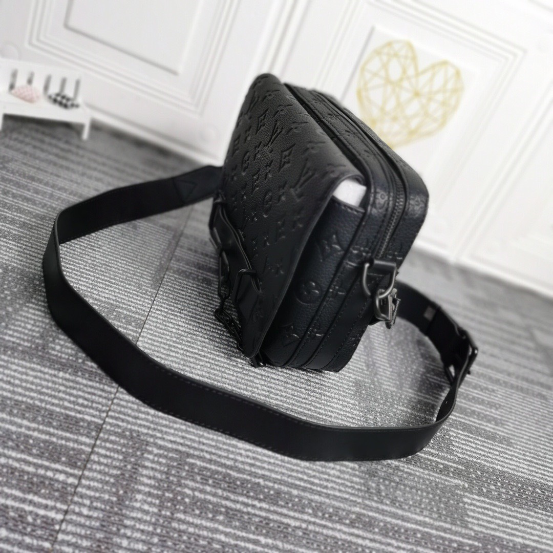 Túi xách nam Louis Vuitton siêu cấp TXSC1767 z2669024084487 b54be3d1dd5c12c4f6008794842cf18c 510x510 - Túi xách nam Louis Vuitton siêu cấp TXSC1767