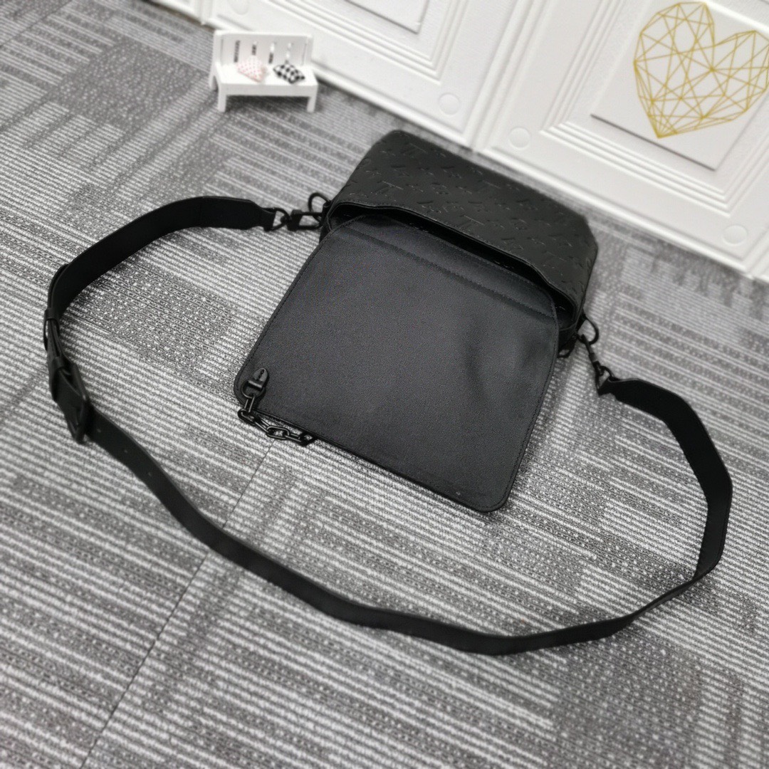 Túi xách nam Louis Vuitton siêu cấp TXSC1767 z2669024109154 0b15330f112155a45309818ae95304a5 510x510 - Túi xách nam Louis Vuitton siêu cấp TXSC1767