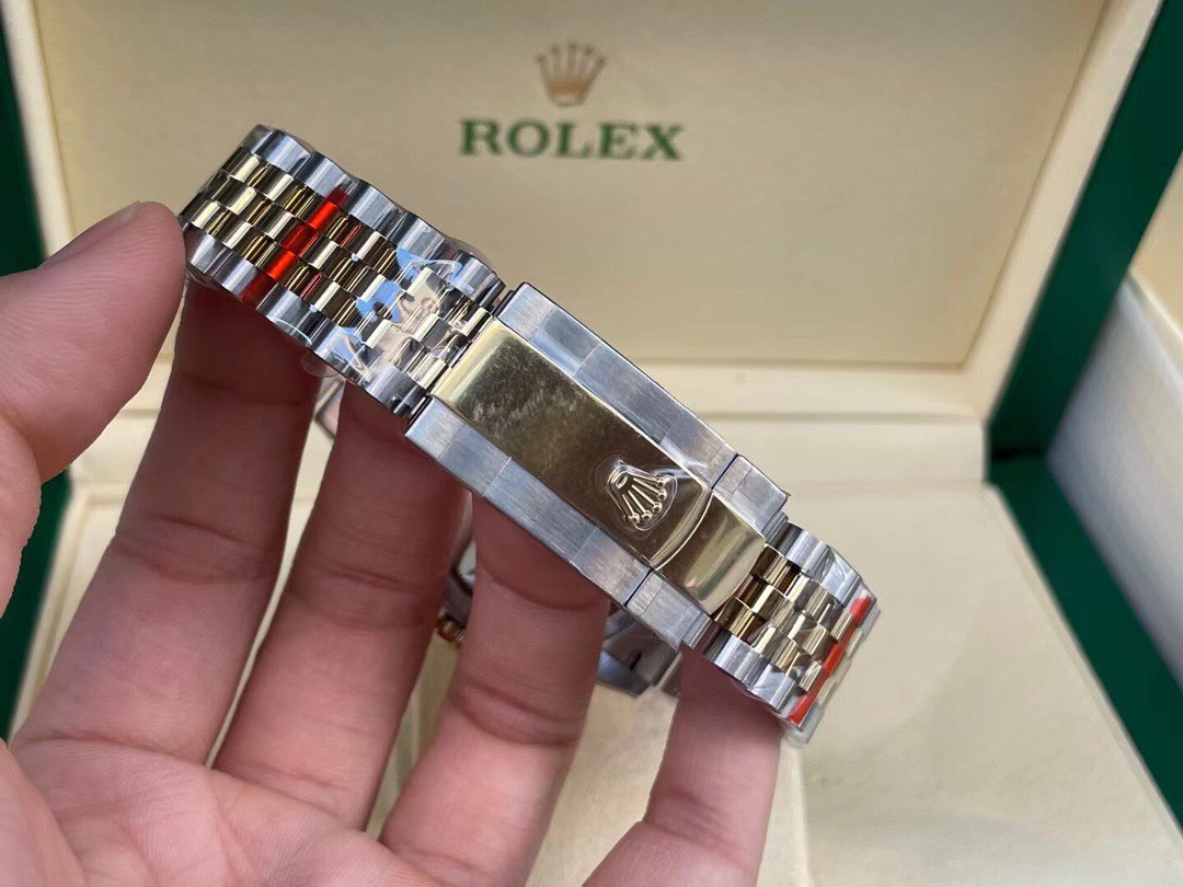 Đồng hồ Rolex Siêu Cấp DHRL1779 z2687123475035 249d94ad031e488d20355eee278d951a 510x383 - Đồng hồ Rolex Siêu Cấp DHRL1779