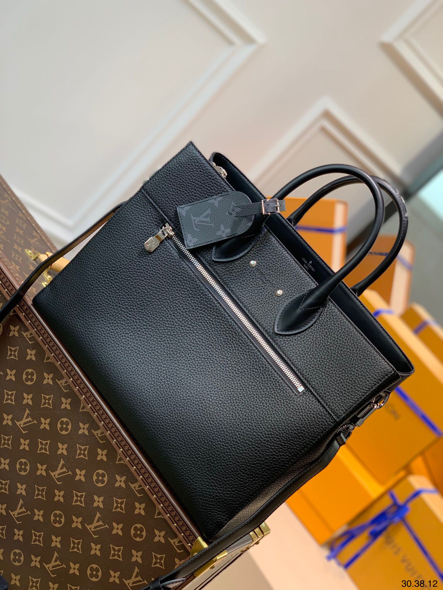 Túi xách nam Louis Vuitton siêu cấp TXSC1782 z2711264096768 c6700b867f8a147cb13d08c47f7229bd 510x680 - Túi xách nam Louis Vuitton siêu cấp TXSC1782