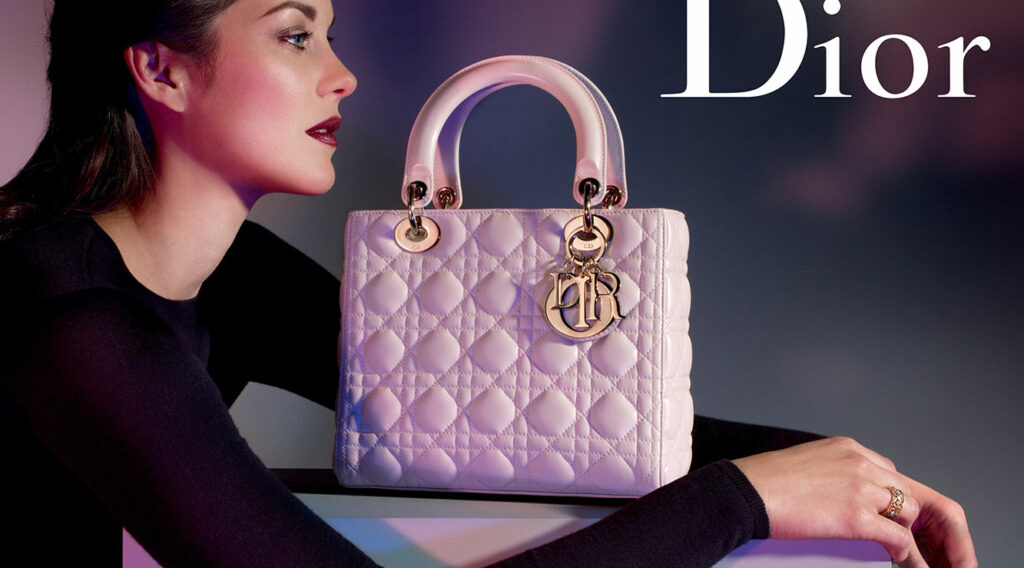 Túi Dior Caro - điểm nhấn thời trang cao cấp mùa hè 2021 quang cao christian dior lady dior marion cotillard 1024x568 - Túi Dior Caro - điểm nhấn thời trang cao cấp mùa hè 2021