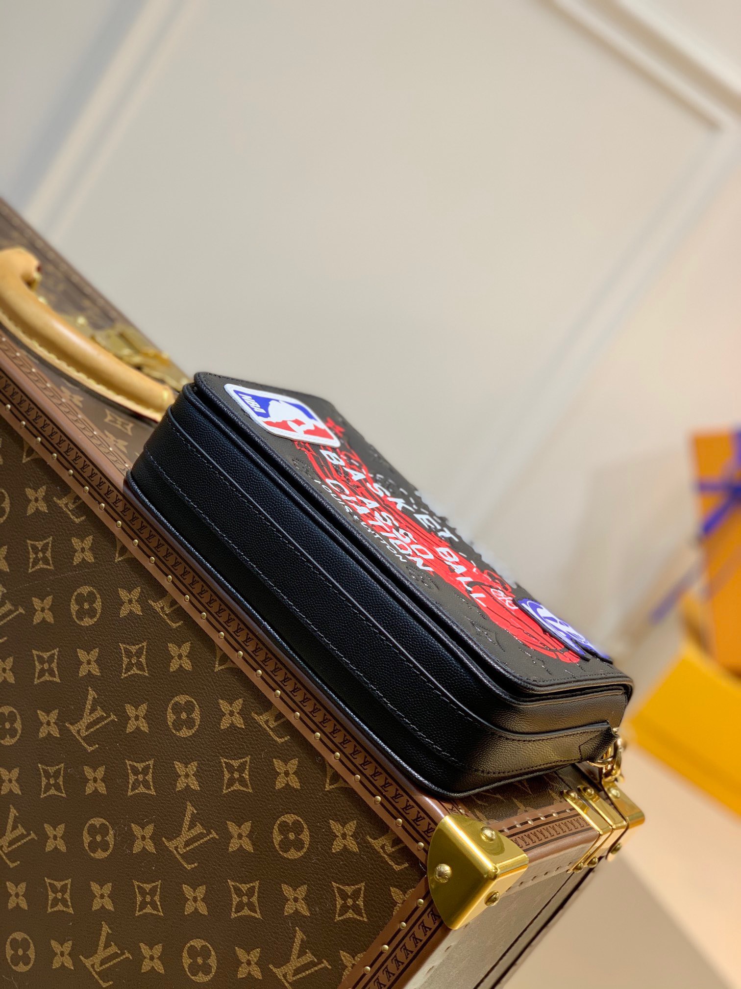 Túi xách nam Louis Vuitton siêu cấp TXSC1803 z2755340054486 ed1cf08bb086e23188afcb0c7c014248 510x680 - Túi xách nam Louis Vuitton siêu cấp TXSC1803