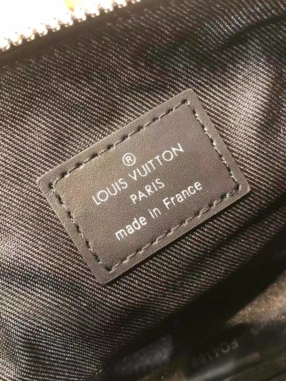 Túi xách nam Louis Vuitton siêu cấp TXSC1838 z2792435805729 c7bde3d59cacb1a82ea5c4861da86019 510x680 - Túi xách nam Louis Vuitton siêu cấp TXSC1838