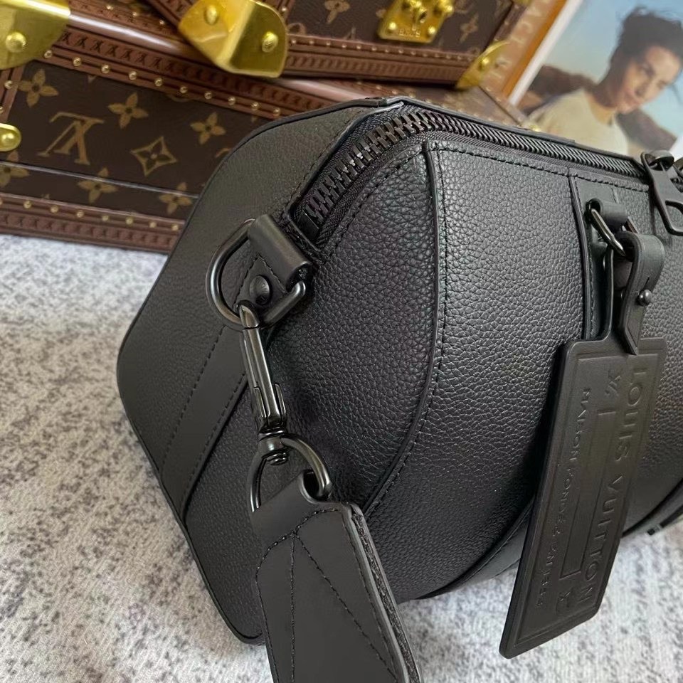 Túi xách nam Louis Vuitton siêu cấp TXSC1843 z2801217523471 8f33d444fdd0d3406050a25eebb93c8f 510x510 - Túi xách nam Louis Vuitton siêu cấp TXSC1843