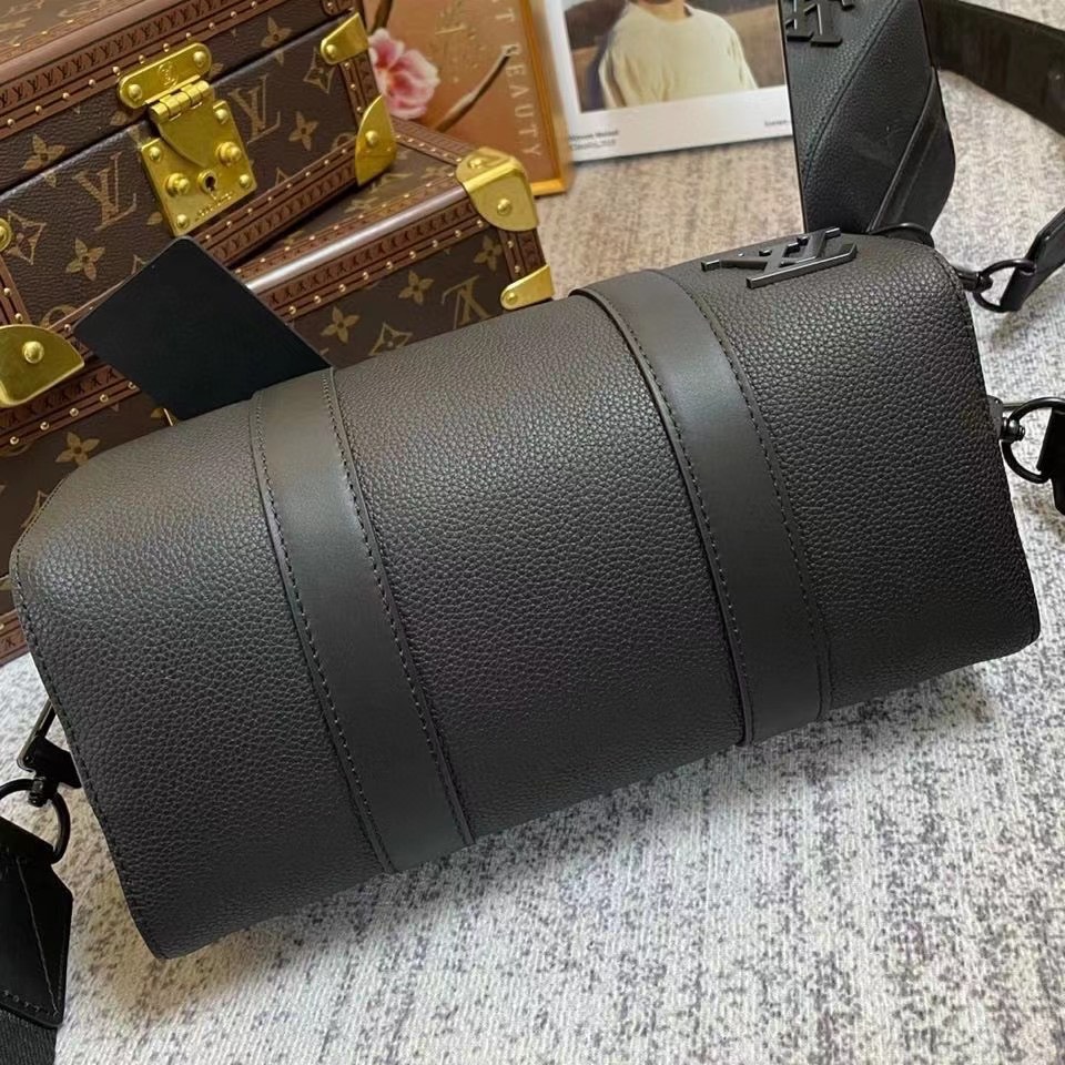 Túi xách nam Louis Vuitton siêu cấp TXSC1843 z2801217537249 2496515b5a708d061ce590d439f05212 510x510 - Túi xách nam Louis Vuitton siêu cấp TXSC1843