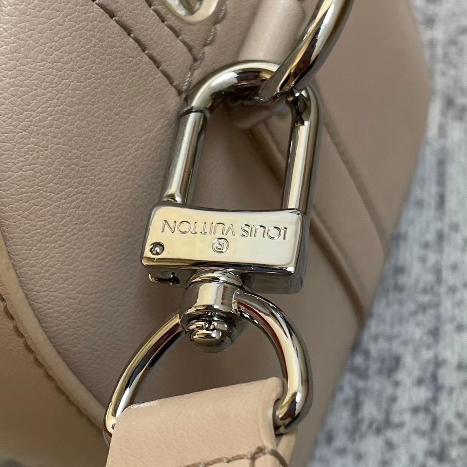 Túi xách nam Louis Vuitton siêu cấp TXSC1845 z2801217993840 3200d06339fd0ade5ab3576eeb1e31ed 510x510 - Túi xách nam Louis Vuitton siêu cấp TXSC1845