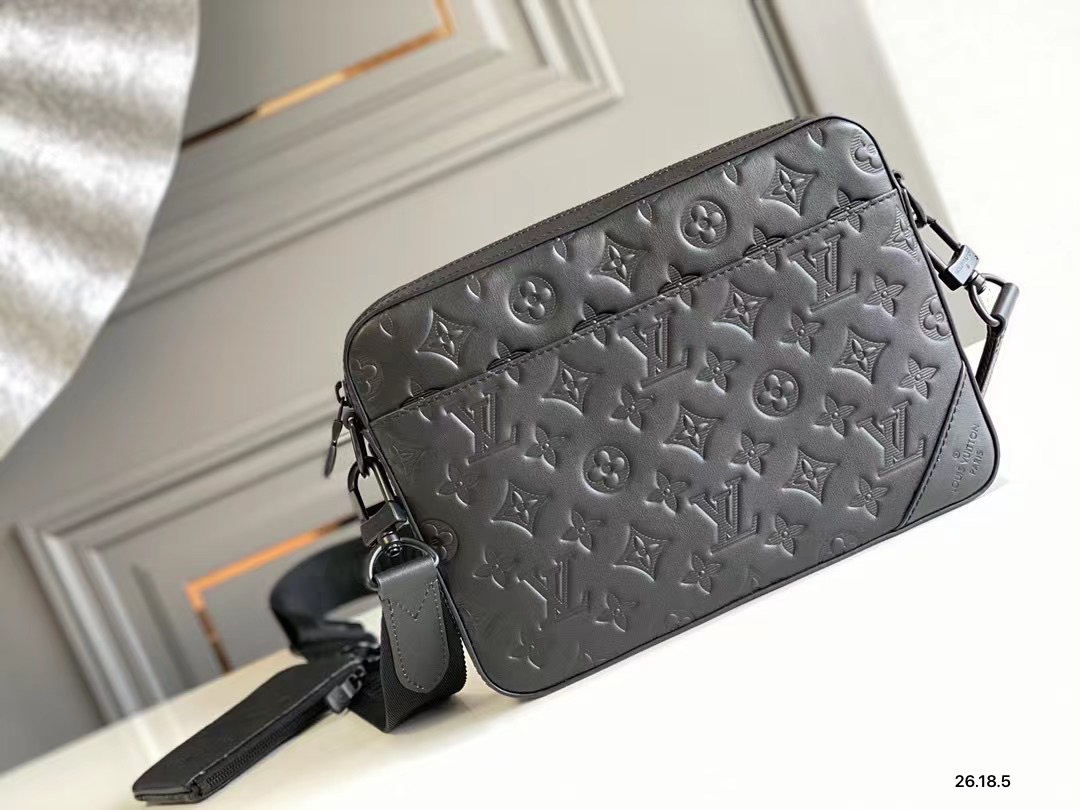Túi xách nam Louis Vuitton siêu cấp TXSC1867 z2832587594612 f21aa93bc89afadc17b439b40458cd66 510x383 - Túi xách nam Louis Vuitton siêu cấp TXSC1867