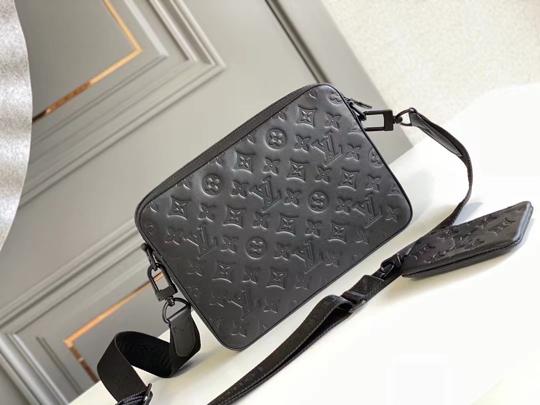 Túi xách nam Louis Vuitton siêu cấp TXSC1867 z2832587603013 5b114104b859bf0b41b46bb5473973f2 510x383 - Túi xách nam Louis Vuitton siêu cấp TXSC1867
