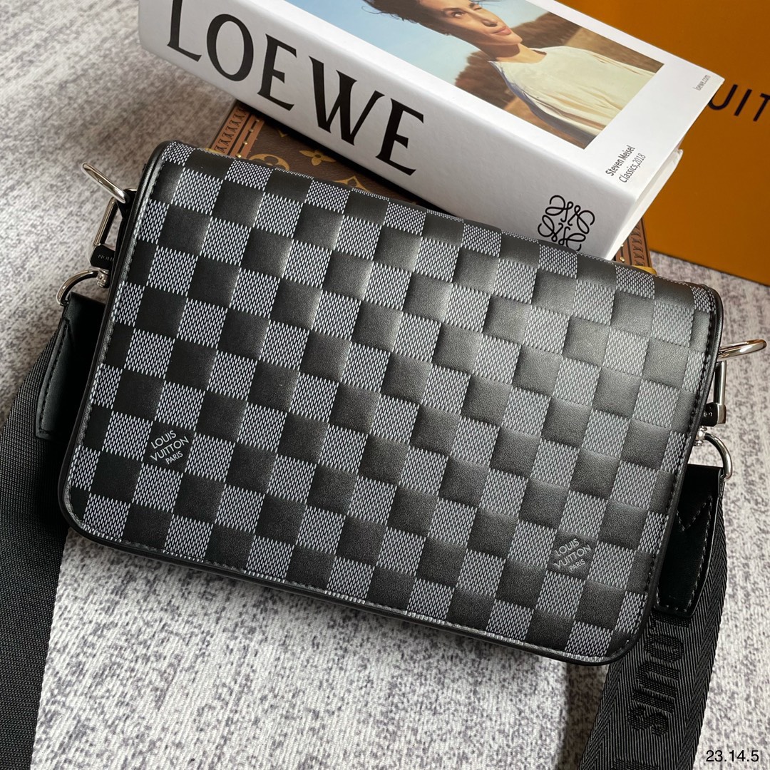 Túi xách nam Louis Vuitton siêu cấp TXSC1868 z2832587839189 d419cb3f7235a9c8f4964b72ed1929e2 510x510 - Túi xách nam Louis Vuitton siêu cấp TXSC1868