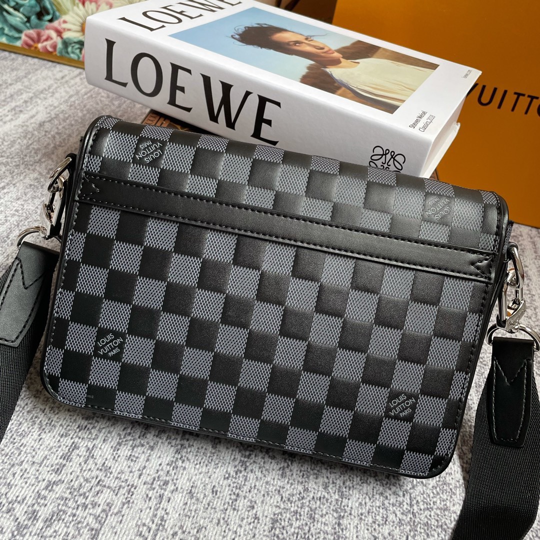 Túi xách nam Louis Vuitton siêu cấp TXSC1868 z2832587874403 400b76ebc3347d5a74f18c279e32b163 510x510 - Túi xách nam Louis Vuitton siêu cấp TXSC1868