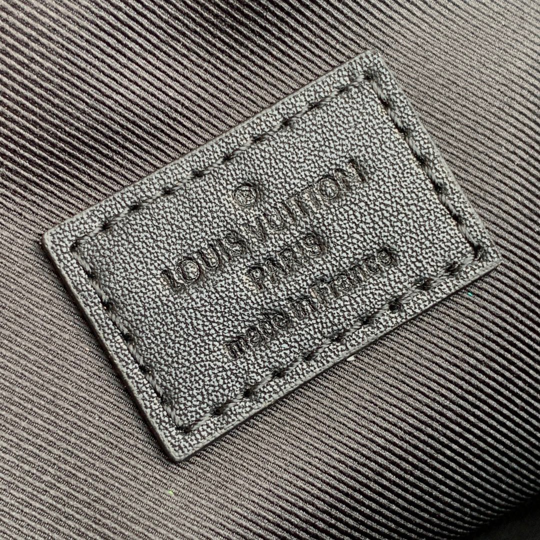 Túi xách nam Louis Vuitton siêu cấp TXSC1870 z2832588871901 2449ea10ae4acb543c1e58c4ffa6b168 510x510 - Túi xách nam Louis Vuitton siêu cấp TXSC1870