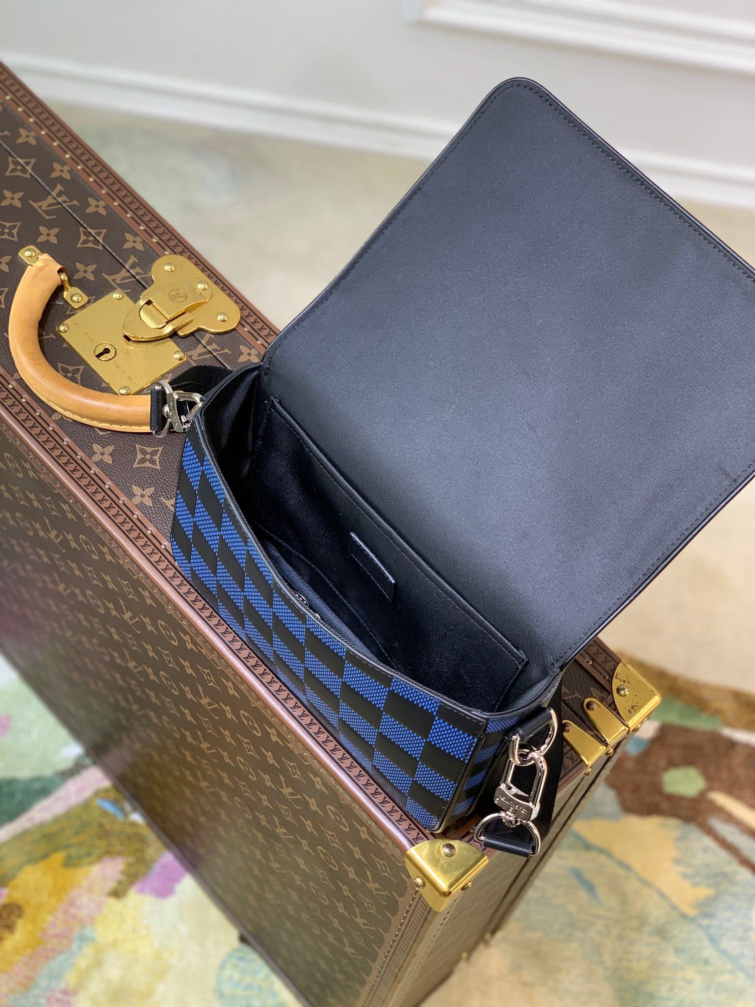 Túi xách nam Louis Vuitton siêu cấp TXSC1870 z2832588879951 ba2215b9956f27639507799863812c21 510x680 - Túi xách nam Louis Vuitton siêu cấp TXSC1870