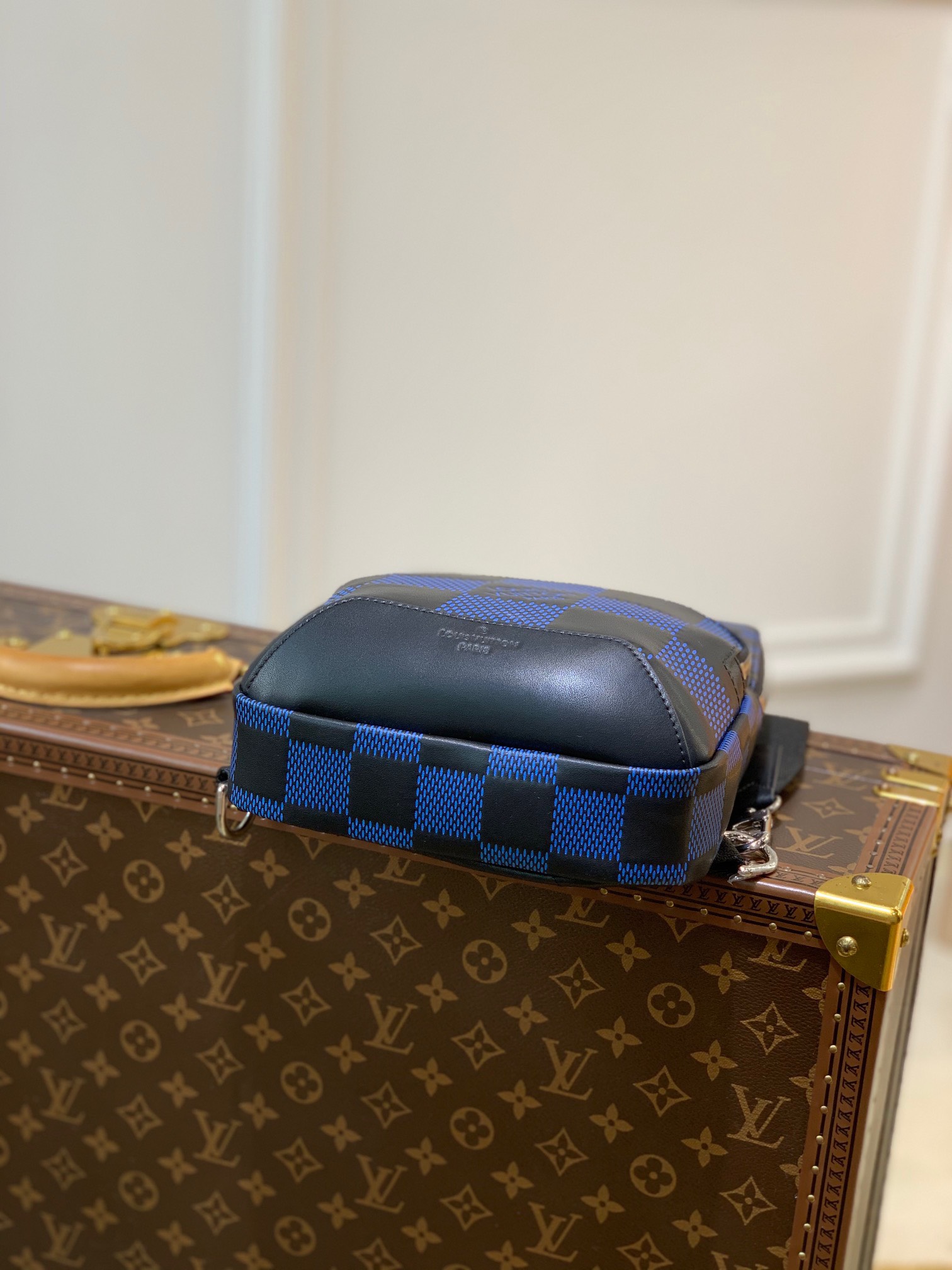 Túi xách nam Louis Vuitton siêu cấp TXSC1871 z2832589287852 4d8ab35ba63f028622b7f589679e2cc2 510x680 - Túi xách nam Louis Vuitton siêu cấp TXSC1871